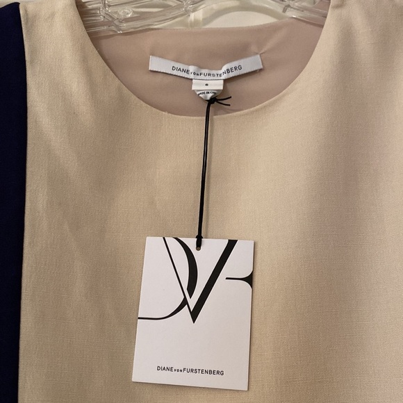 NWT Diane von Fursterberg linen looking dress. Size 6. Cream with navy trim. - Picture 4 of 11
